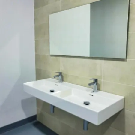 Leonardo Apartment *